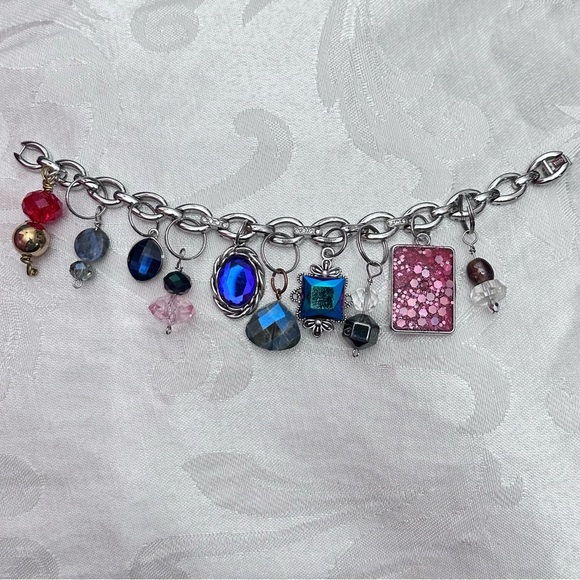 Handmade Charm Bracelet Repurposed Silver Tone Chain 4343 - Picture 6 of 12